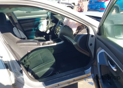 2015 Nissan Altima 2.5/2.5 S/2.5 Sl/2.5 Sv z USA, uszkodzony, nr VIN 1N4AL3AP0FN387904